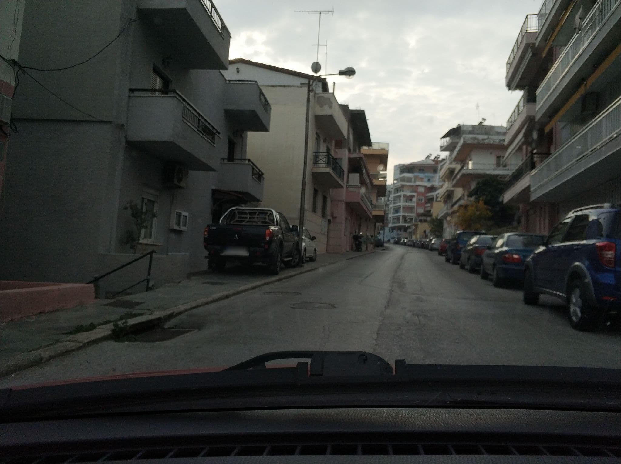 Street view near Tzatziki Studios, Kavála — © nestoras (CC BY-SA · Mapillary)