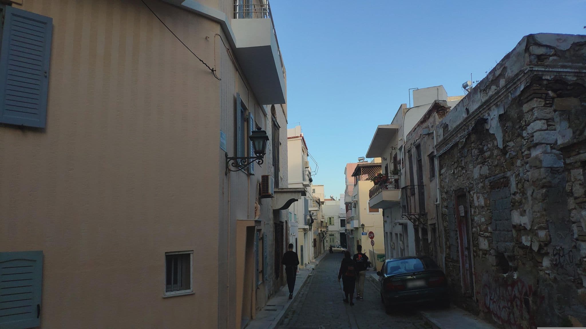 Street view near Esperance Rooms, Ermoúpolis — © pppetros (CC BY-SA · Mapillary)