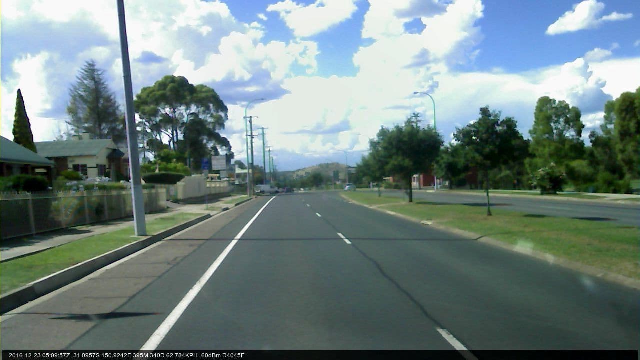 Street view near Cadman Motor Inn and Apartments, Tamworth โ ยฉ bob3bob3 (CC BY-SA ยท Mapillary)