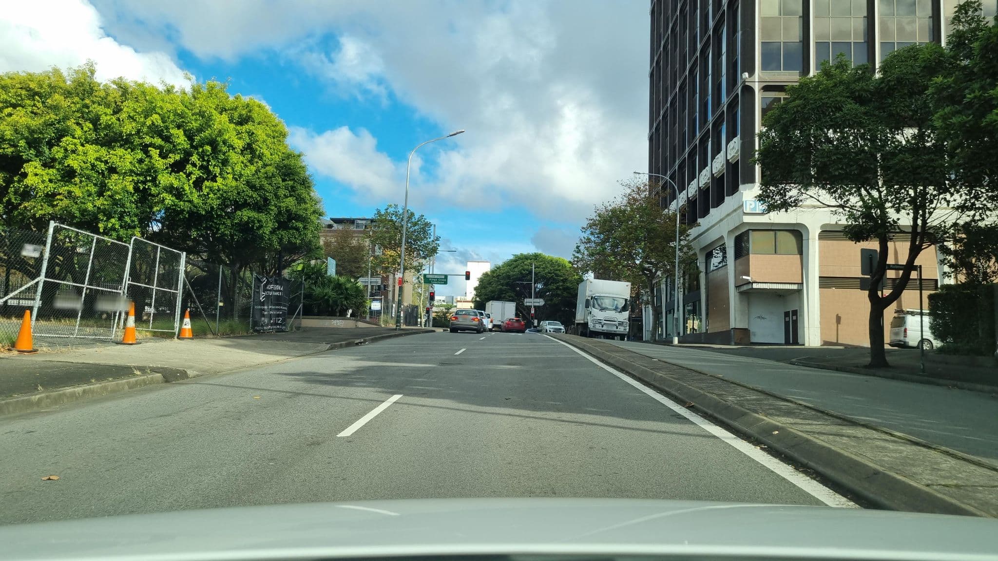 Street view near City resort hostel, Woolloomooloo — © ortho_is_hot (CC BY-SA · Mapillary)