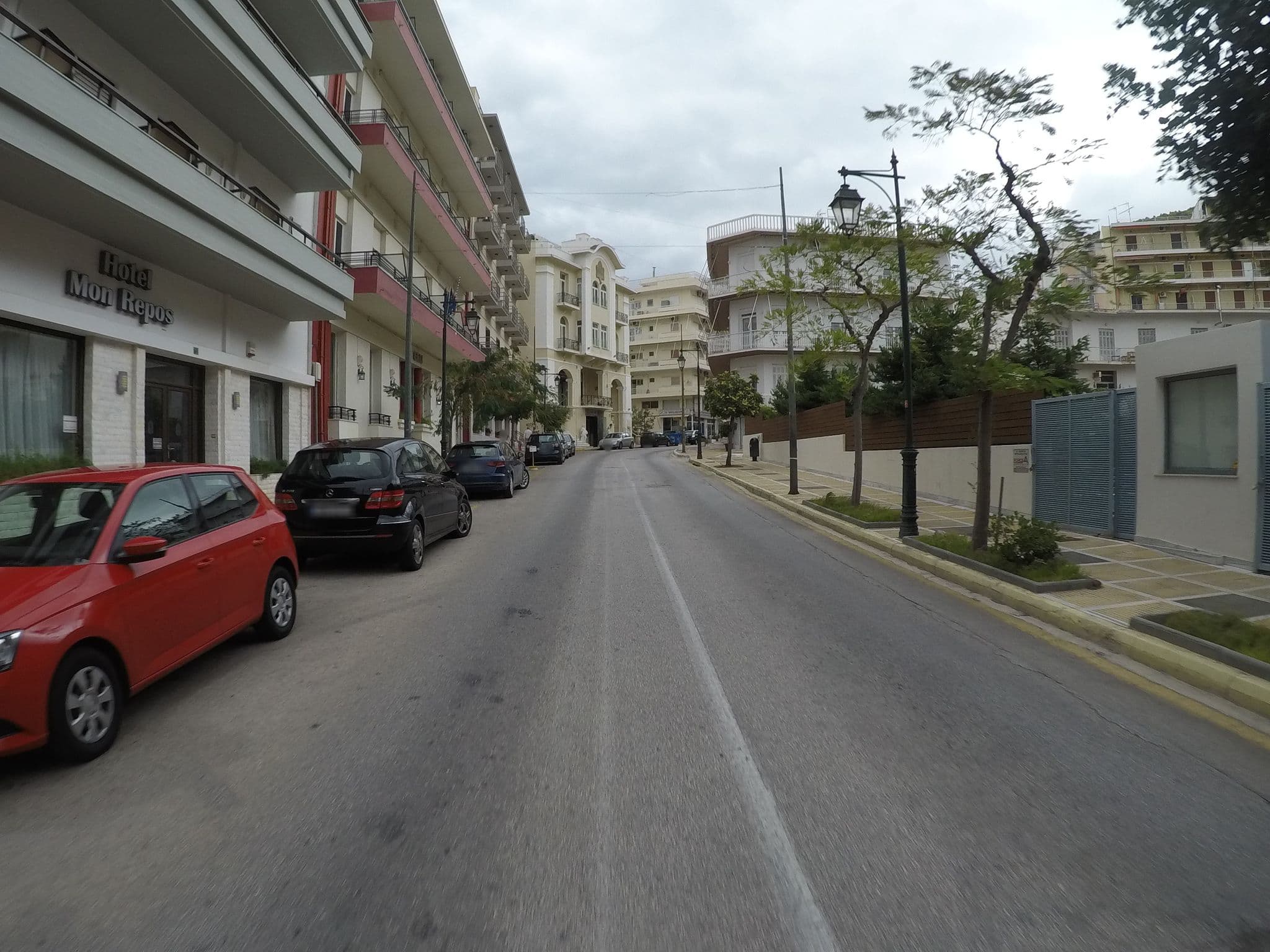 Street view near Mon Repo, Loutráki — © eneerhut (CC BY-SA · Mapillary)