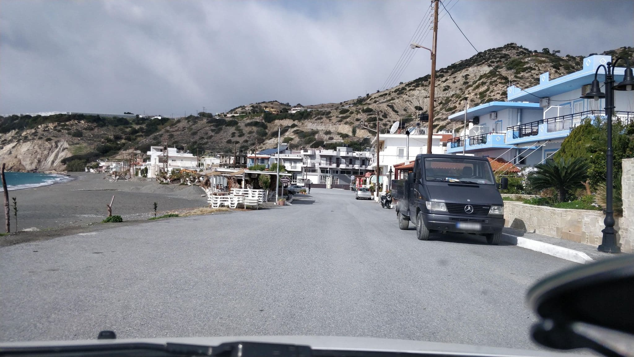 Street view near Sindonia beach, Néa Anatolí — © pelgrim (CC BY-SA · Mapillary)