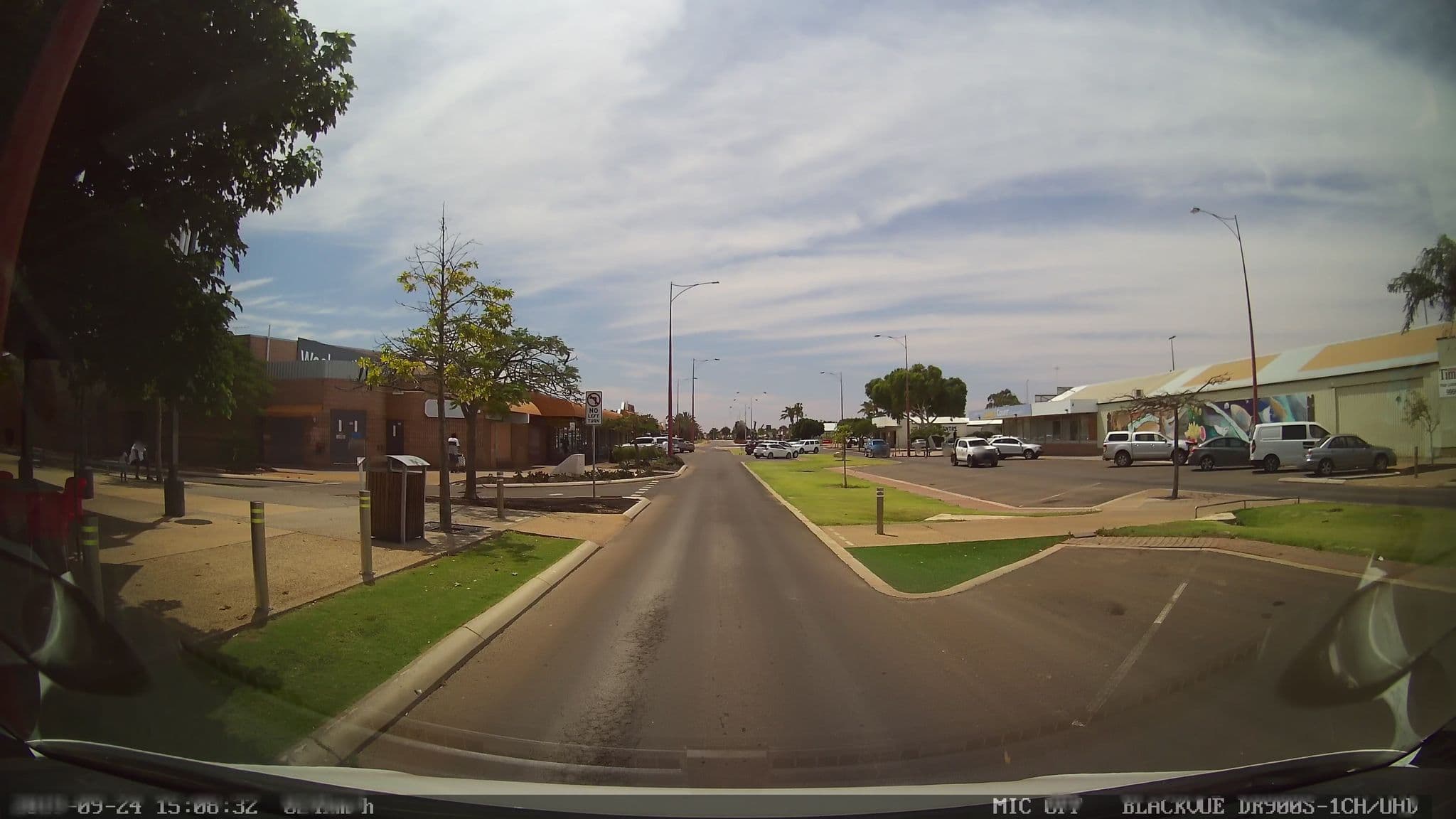Street view near Hostel, Cafe & Pub, Carnarvon — © bob3bob3 (CC BY-SA · Mapillary)