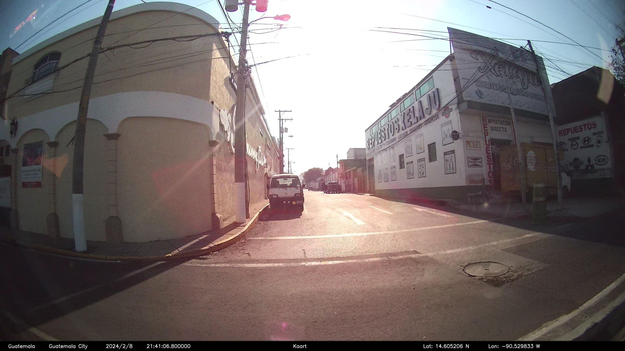 Street view near Autohotel Primavera Suites, Guatemala City — © kaart_2 (CC BY-SA · Mapillary)