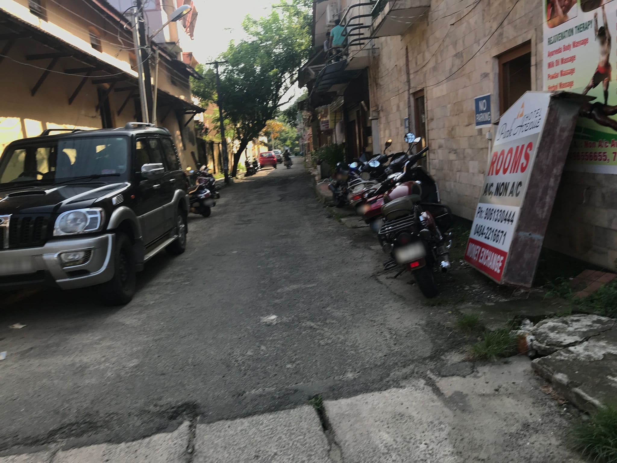 Street view near Tharavadu Guest House, Vypīn — © livableurbanism (CC BY-SA · Mapillary)
