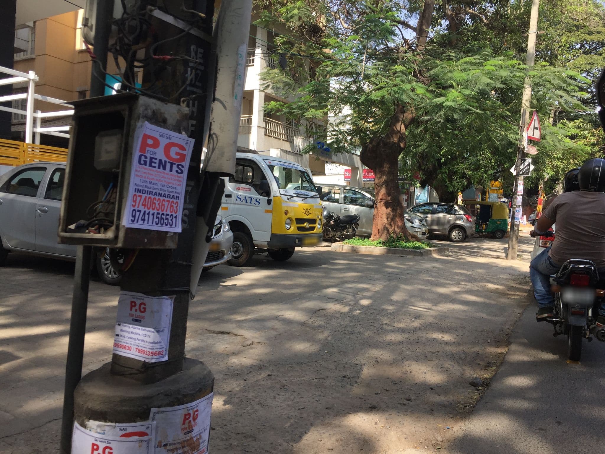 Street view near Bloom Hotel, Bengaluru — © planemad (CC BY-SA · Mapillary)
