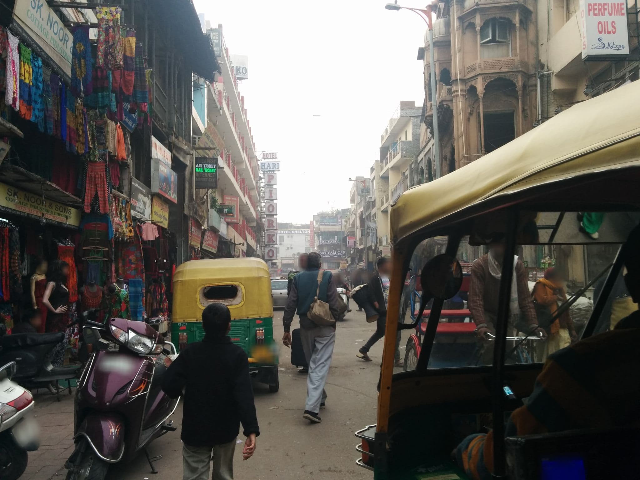 Street view near Hotel City Heights, Delhi — © sashazykov (CC BY-SA · Mapillary)