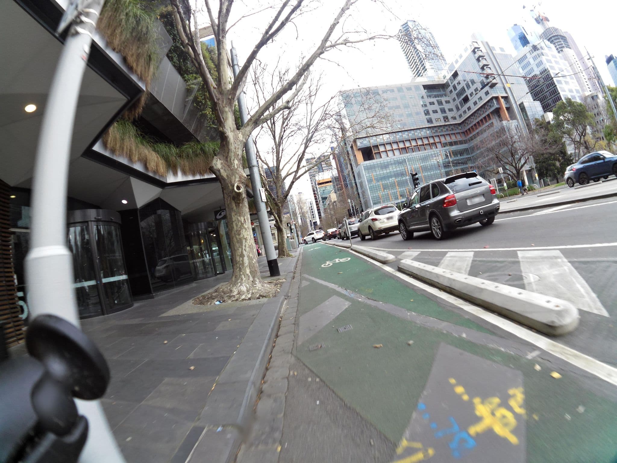 Street view near Oaks on Williams, West Melbourne — © skillsy (CC BY-SA · Mapillary)