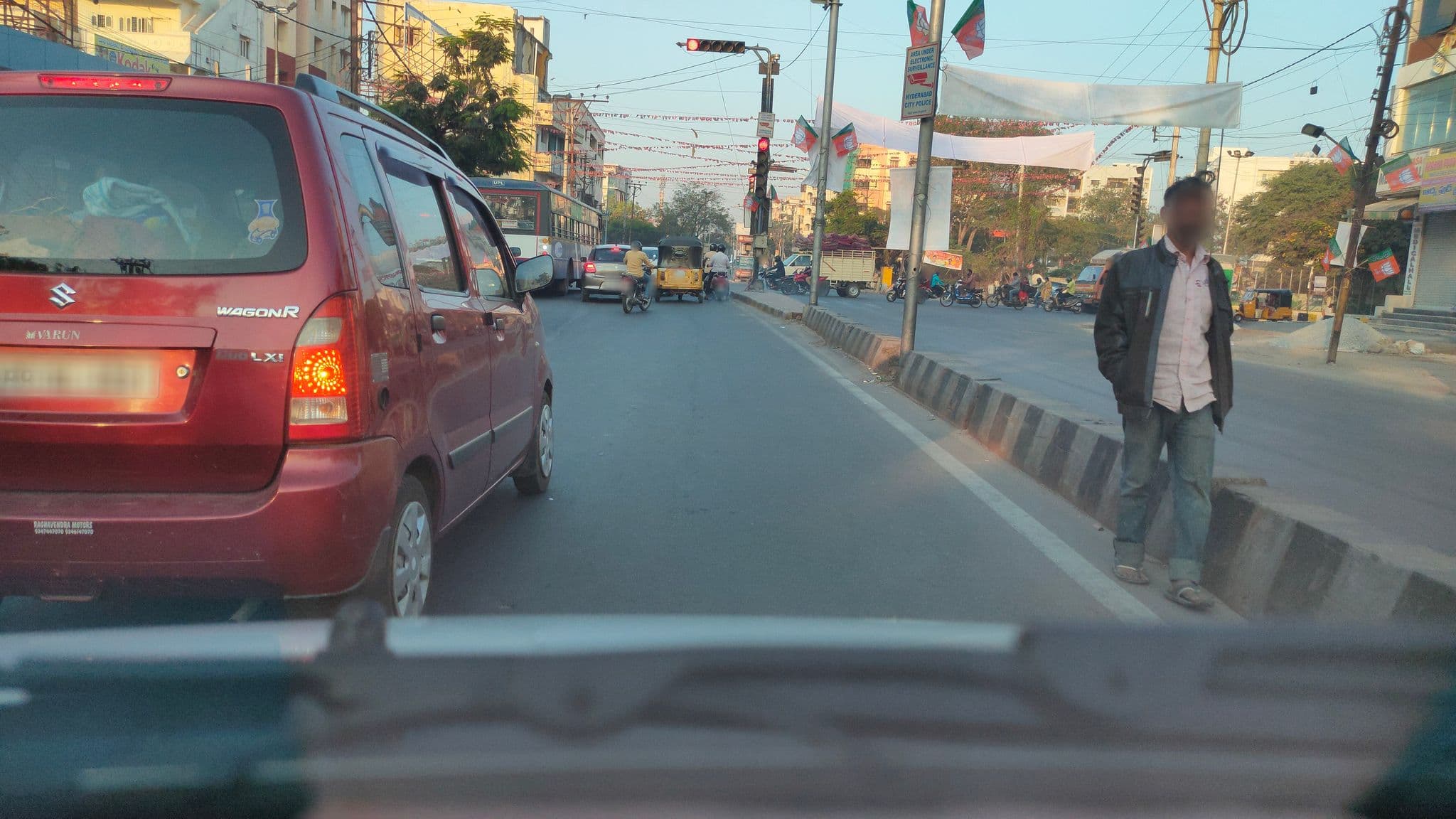 Street view near Sherton hotel., Osmania University — © victor8686 (CC BY-SA · Mapillary)