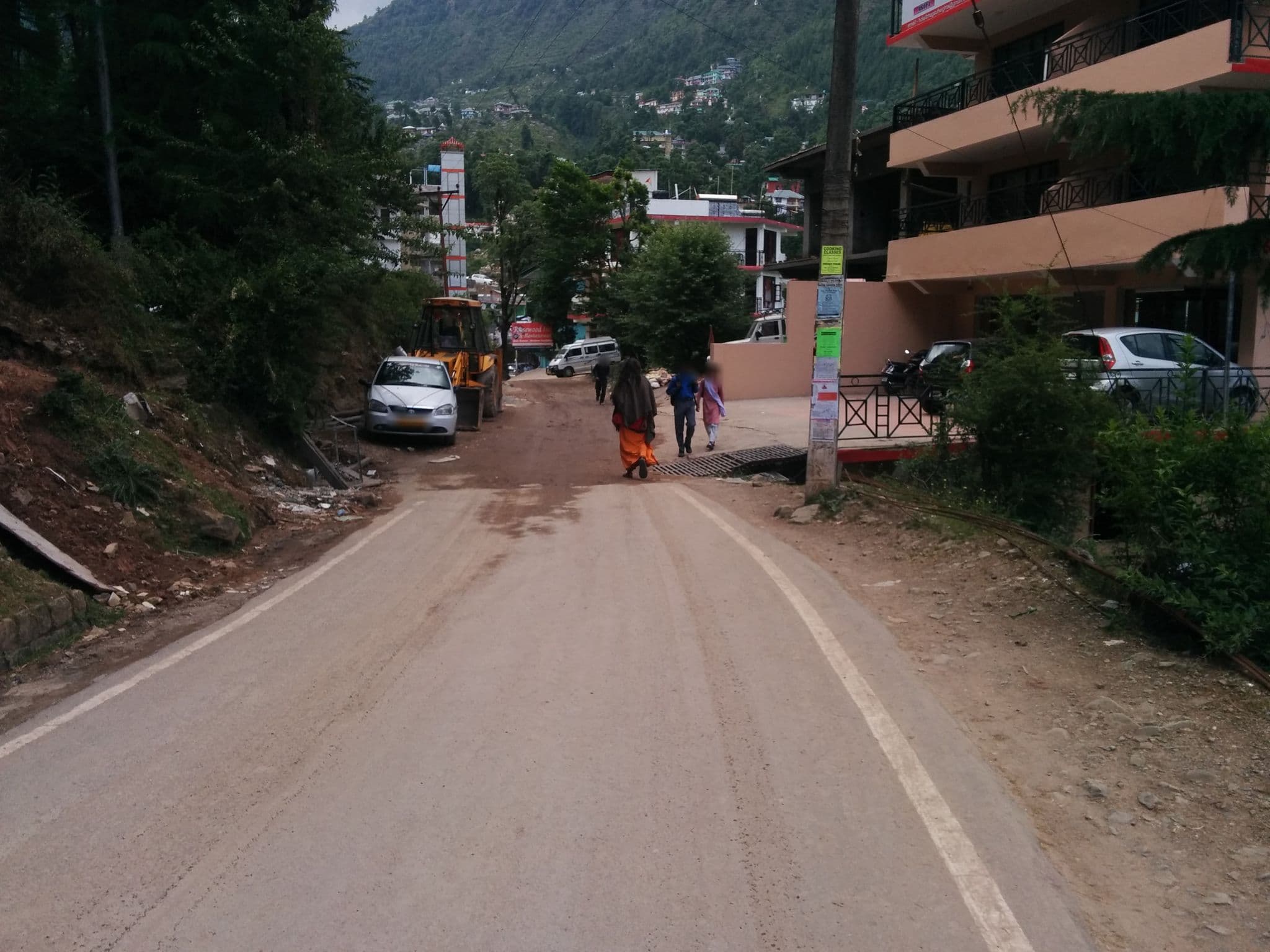 Street view near Hotel bhagsu heights, Dharamsala