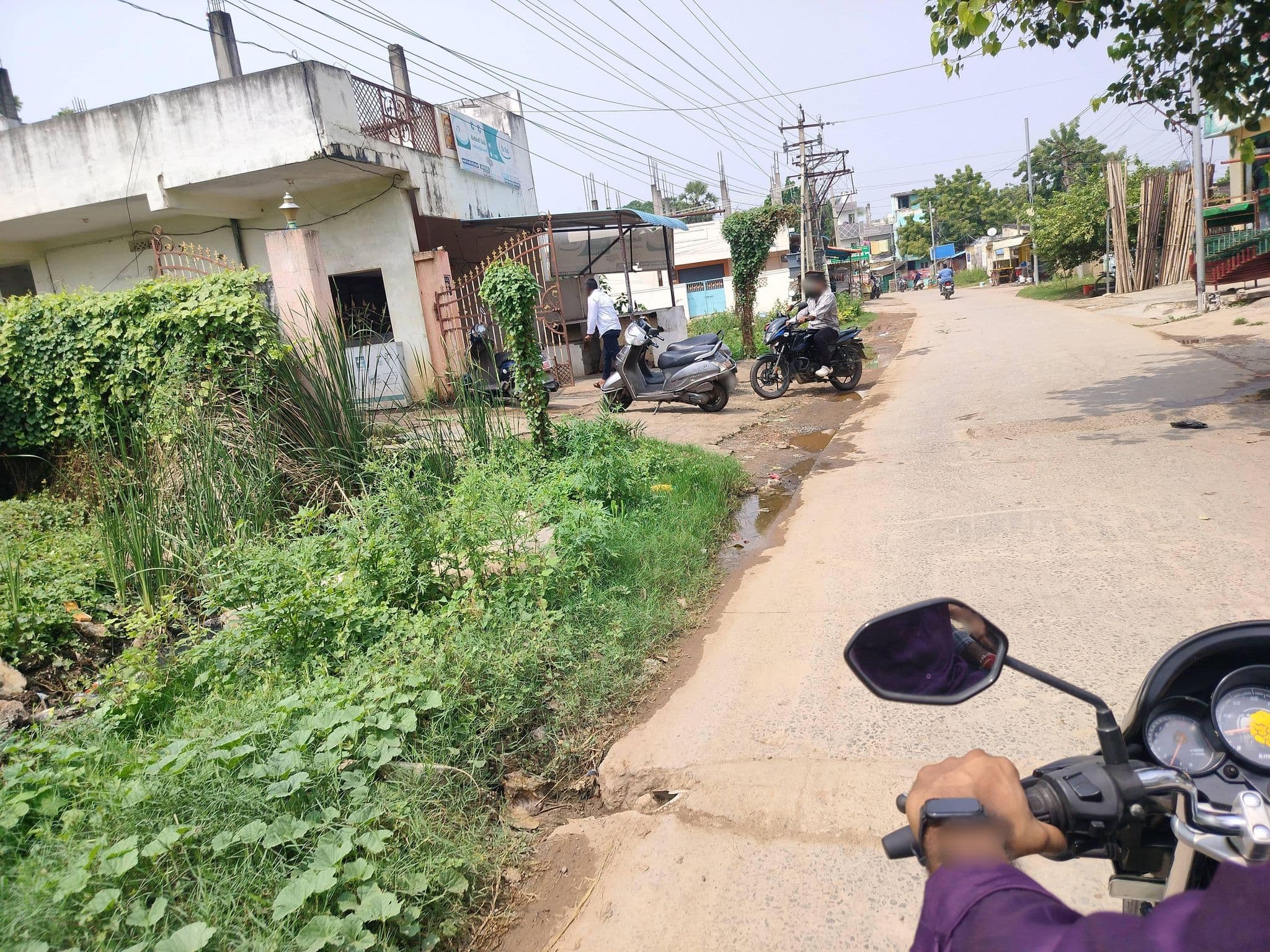 Street view near Hotel taj, Vaddeswaram — © GUTTA_SAI_PHANINDRA (CC BY-SA · Mapillary)