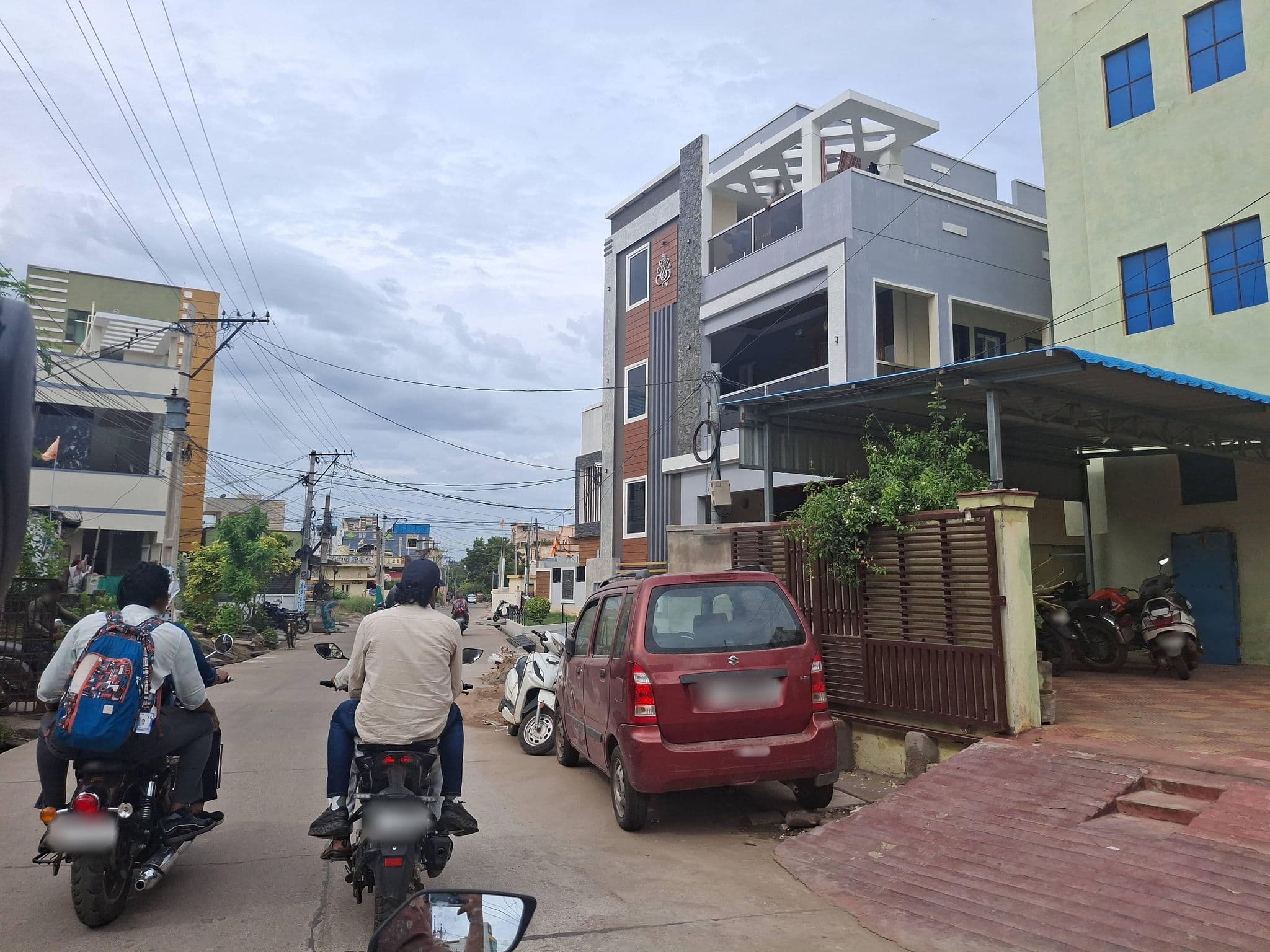 Street view near SUNRISE TOWERS, Kolanukonda — © venkatsai_80192 (CC BY-SA · Mapillary)