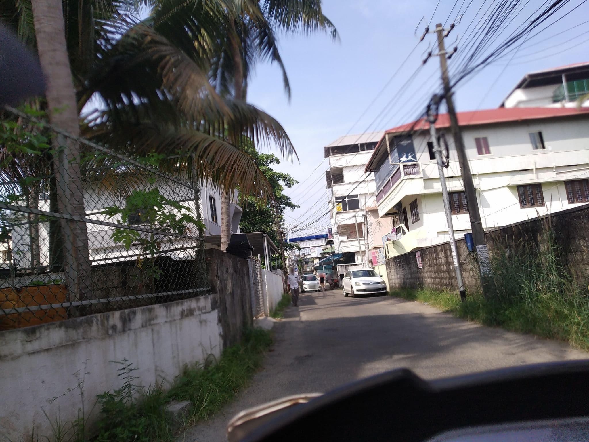 Street view near Thoundayil Lodge, Kanayannur