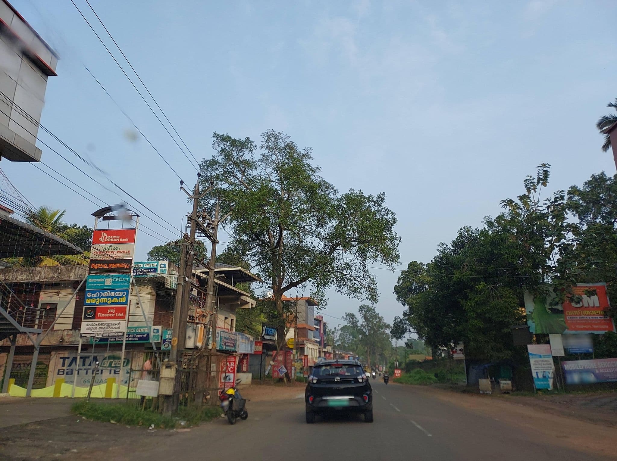 Street view near Lara tower, Puthuppally — © V15 (CC BY-SA · Mapillary)