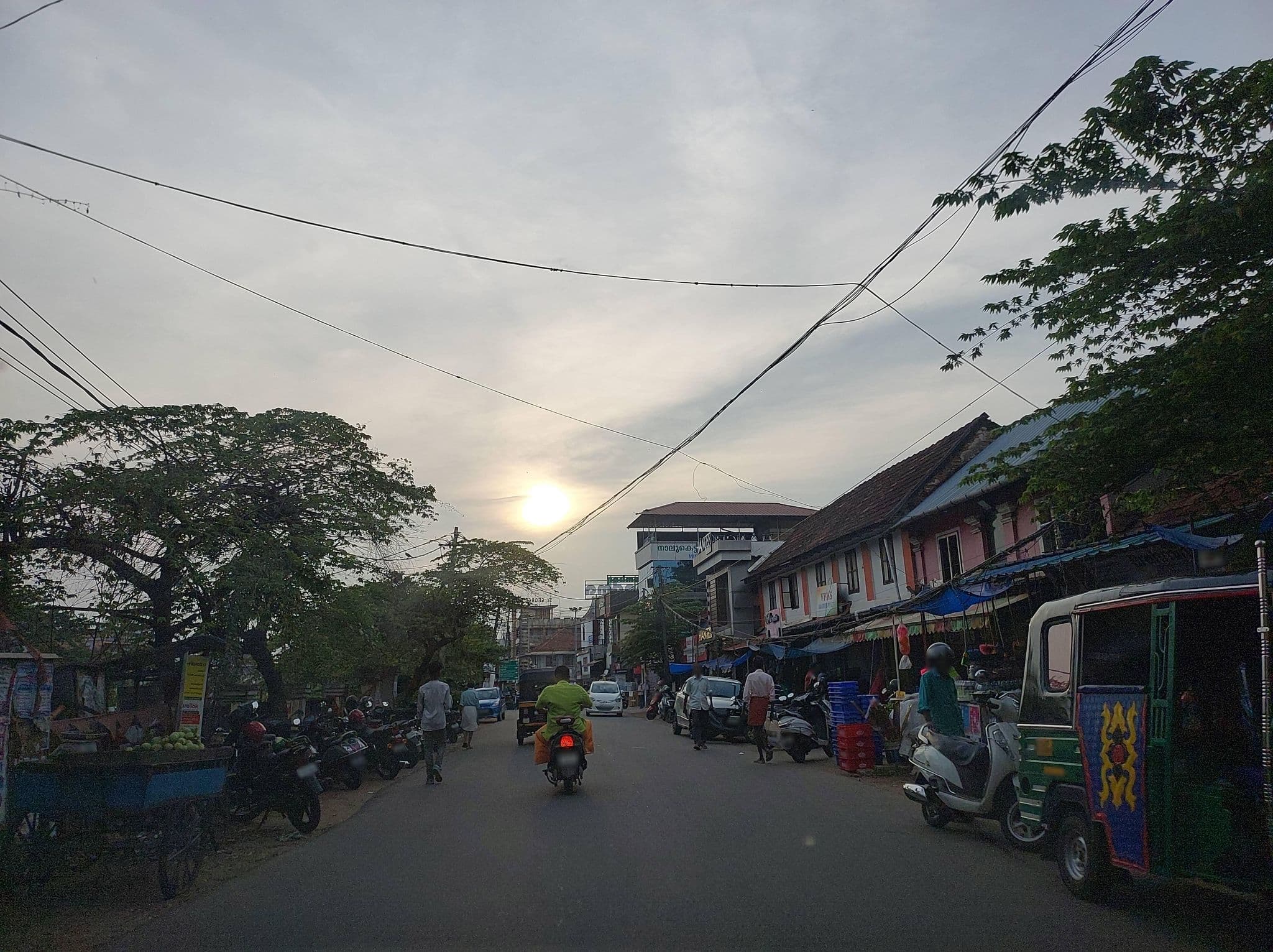 Street view near ponnuse restaurant, Alappuzha — © V15 (CC BY-SA · Mapillary)