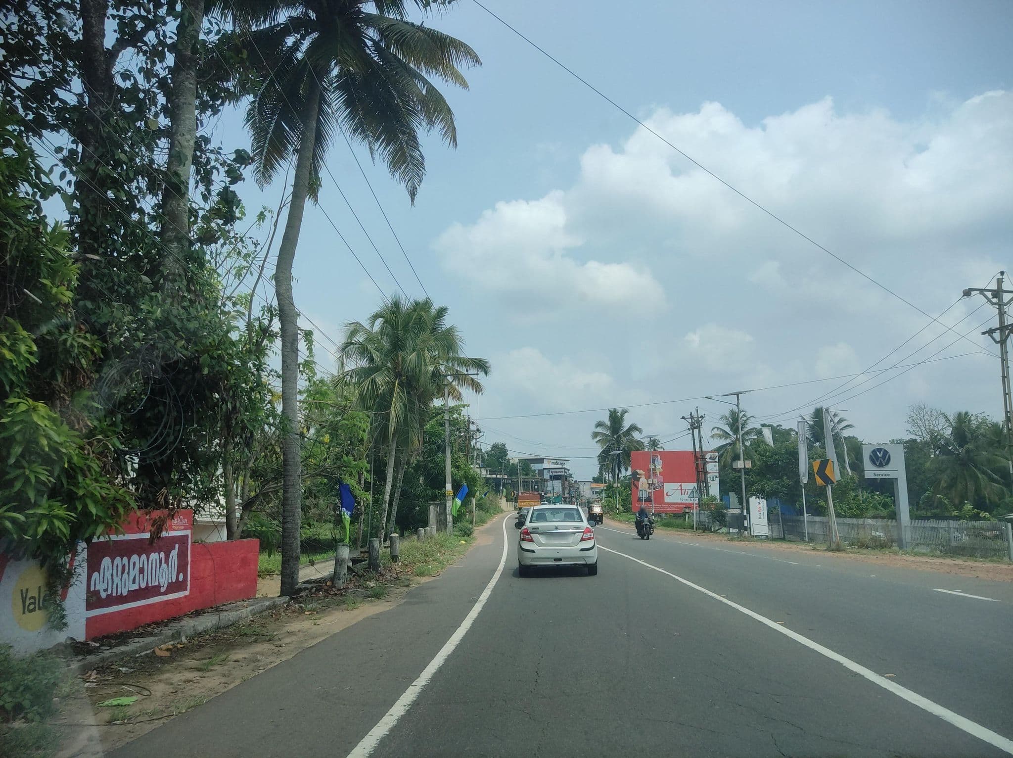 Street view near Hotel Arcadia Avenue, Changanācheri — © V15 (CC BY-SA · Mapillary)