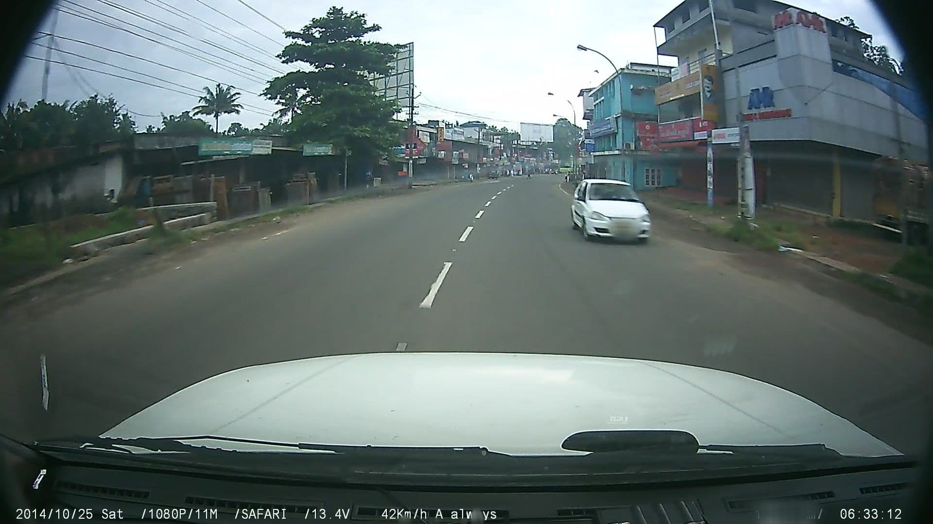 Street view near Udaya Hotel, Velloorkunnam — © johnichan (CC BY-SA · Mapillary)