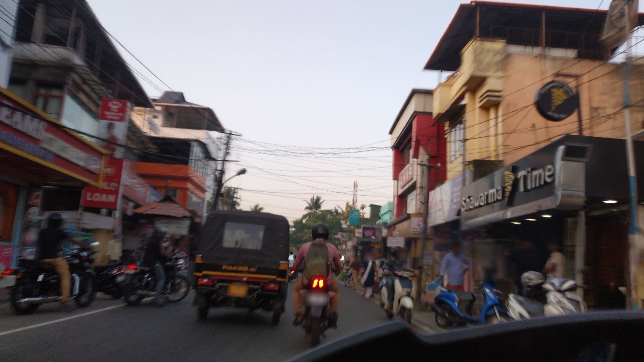 Street view near Icecream Parlour, Kochi — © jothishbabu (CC BY-SA · Mapillary)