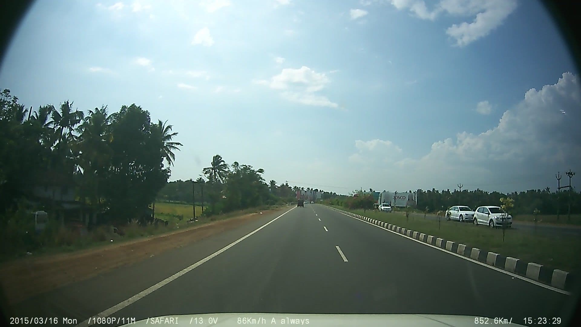 Street view near Indian Coffee House, Puthukkad — © johnichan (CC BY-SA · Mapillary)