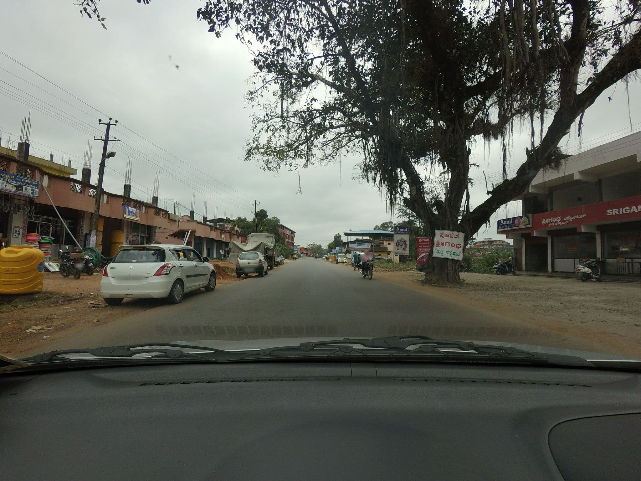 Street view near Badami Lodge, Sakleshpur — © muzirian (CC BY-SA · Mapillary)