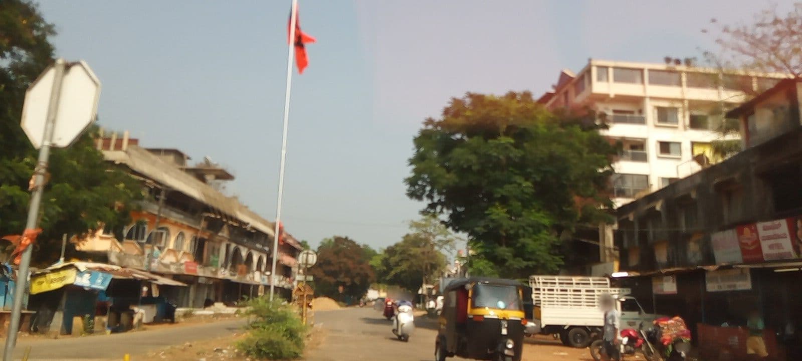 Street view near Hotel Mahamaya, Karwar — © pradeepbv (CC BY-SA · Mapillary)