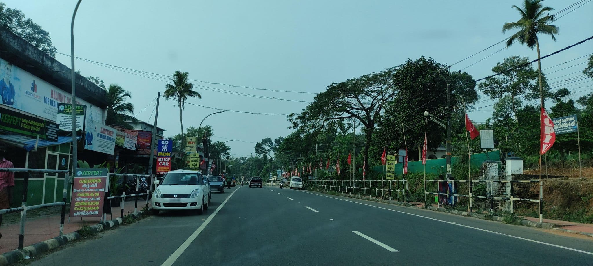 Street view near Achayante Kada, Adūr — © V15 (CC BY-SA · Mapillary)