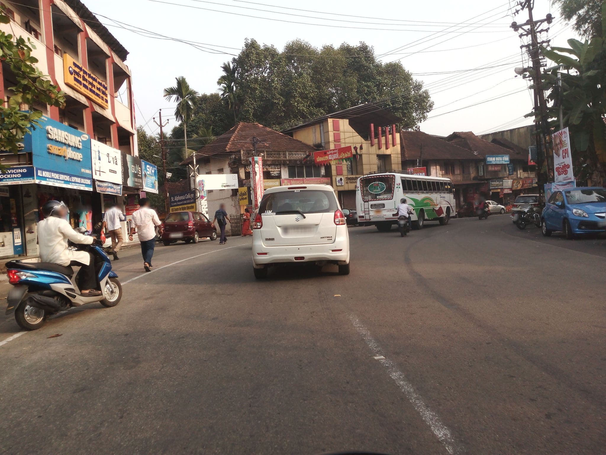 Street view near PWD Rest House, Thodupuzha — © anjaly_ps (CC BY-SA · Mapillary)