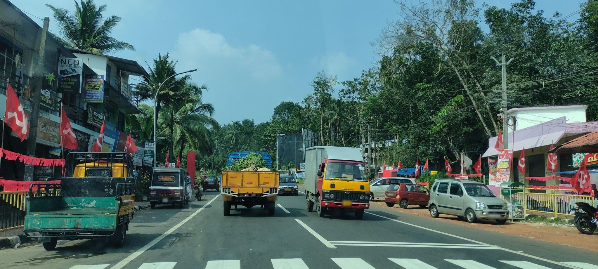 Street view near Lakshmi Hotel, Adūr — © V15 (CC BY-SA · Mapillary)