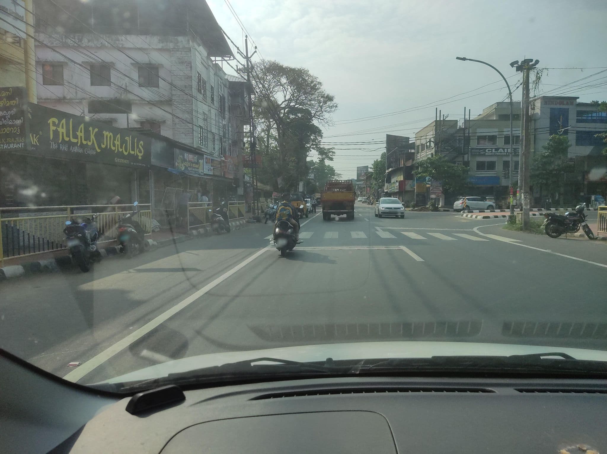 Street view near Shawarma Hotel, Adūr — © V15 (CC BY-SA · Mapillary)