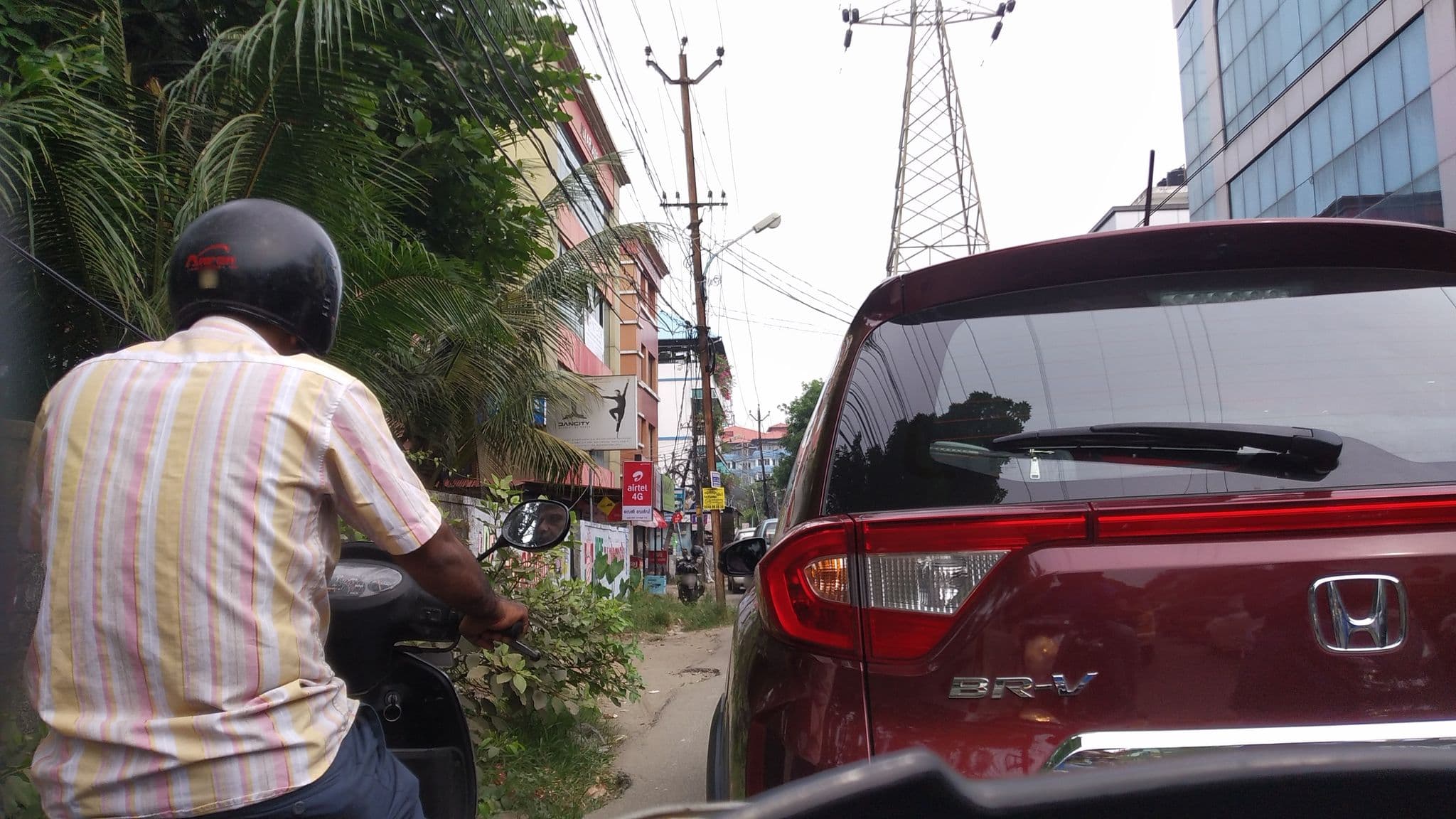 Street view near Max Men's Hostel, Kanayannur
