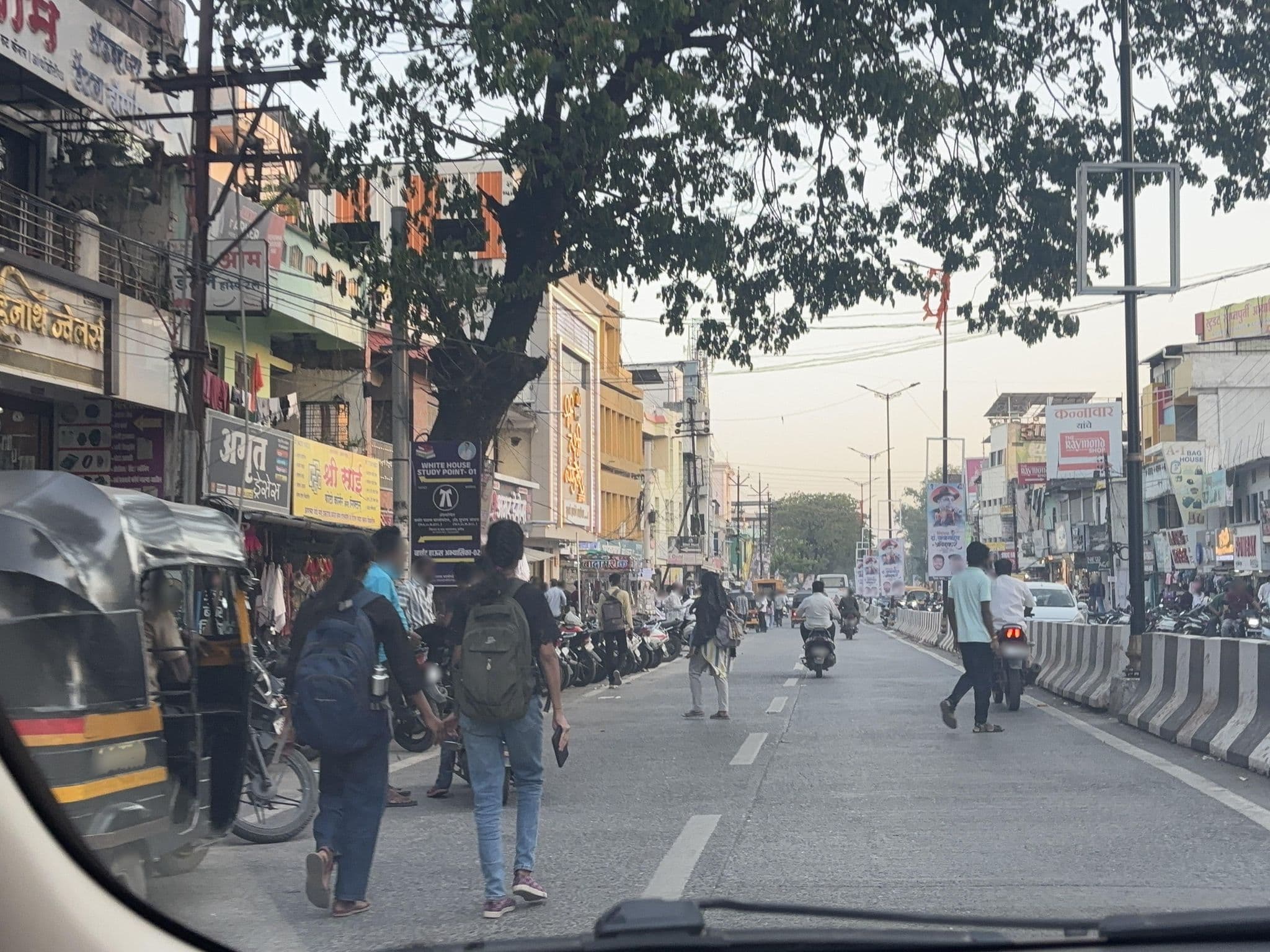 Street view near Falcon boys hostel, Nanded — © PLONHFG (CC BY-SA · Mapillary)