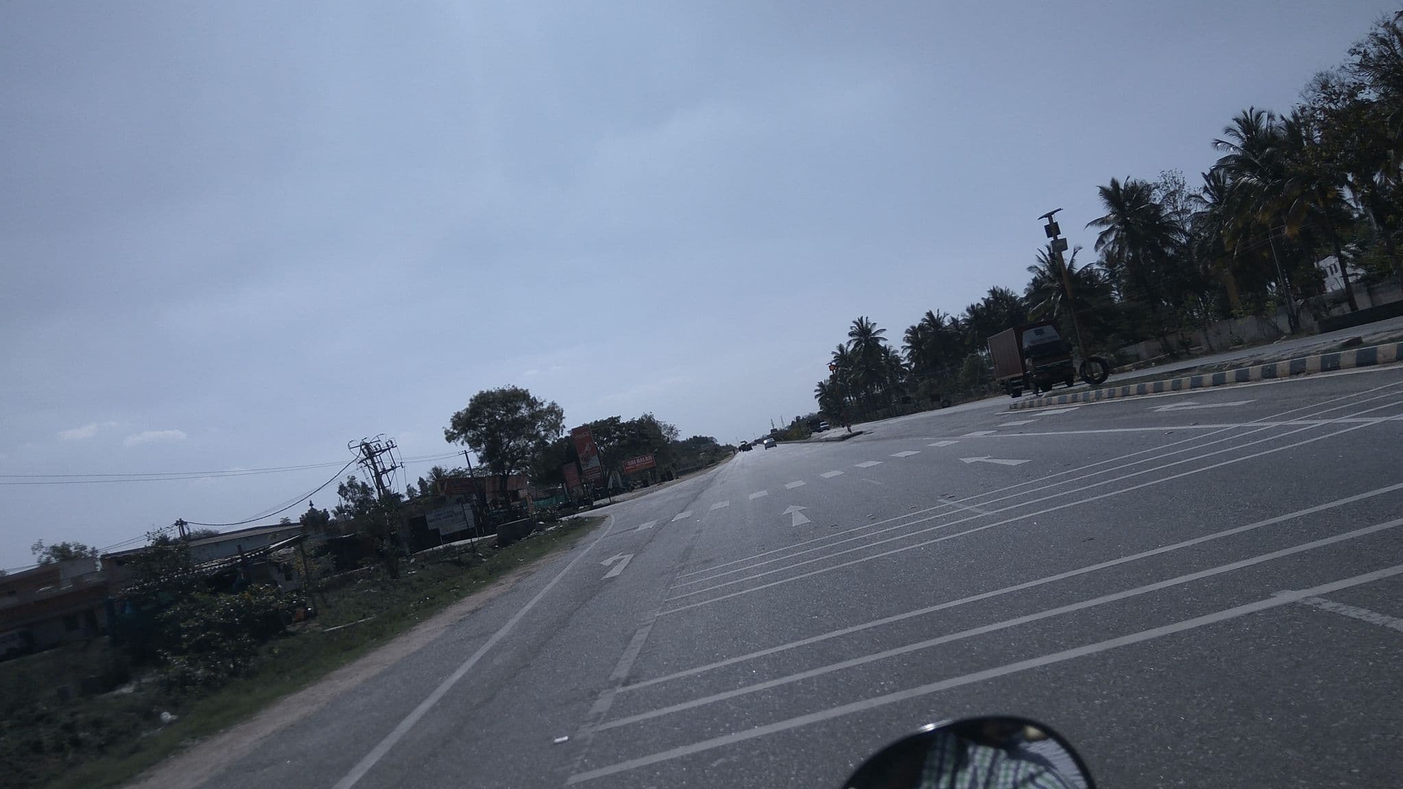 Street view near New Green Palace Multi Cuisine And Family Restaurant, Kolār — © natarajakaveeti (CC BY-SA · Mapillary)