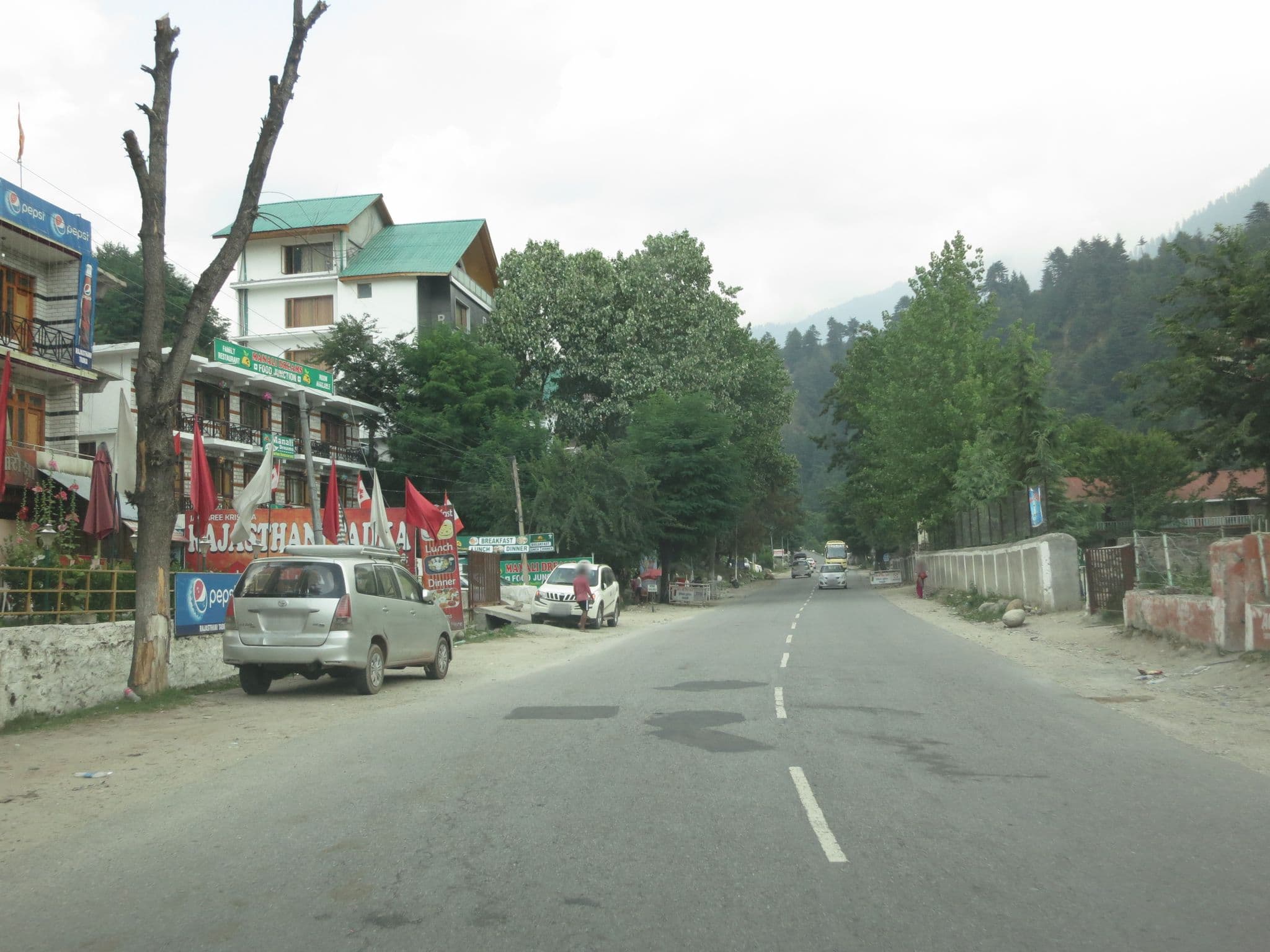 Street view near Mulberry Resort And SPA, Kulu