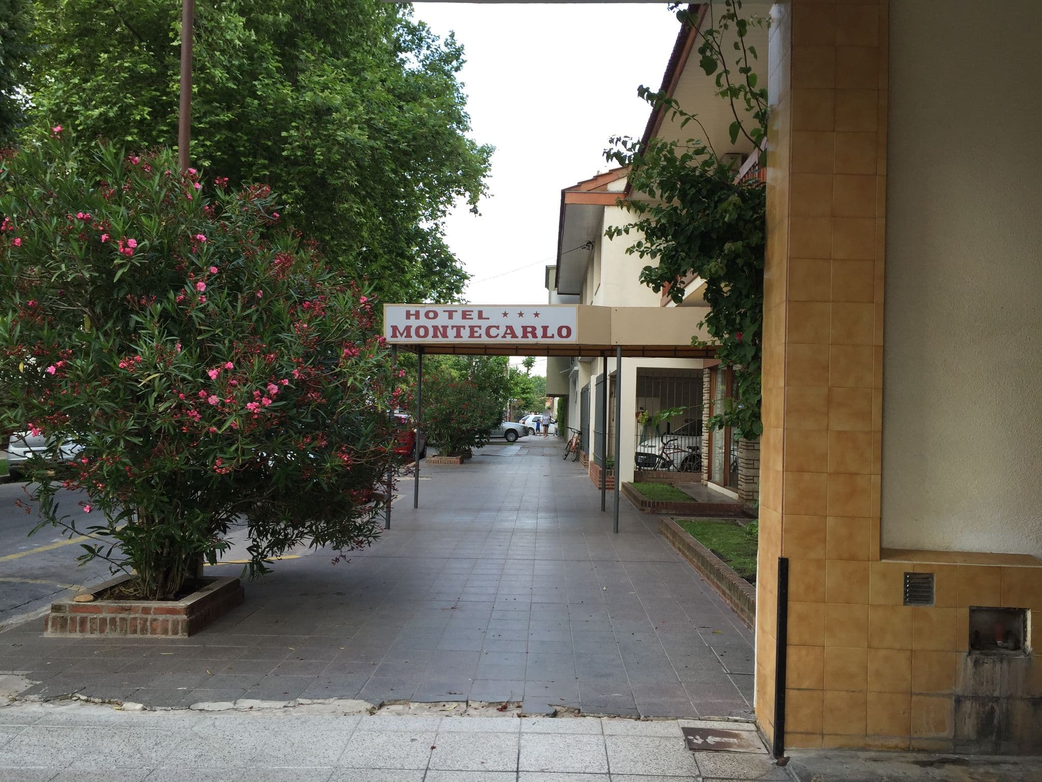 Street view near Montecarlo, Miramar — © nicolas17 (CC BY-SA · Mapillary)