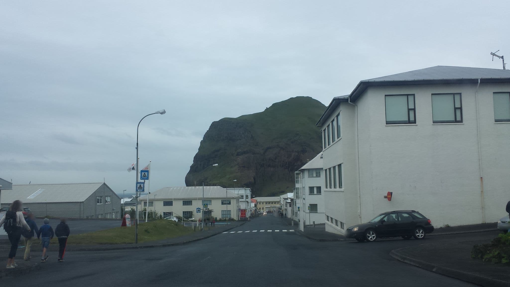 Street view near Hreiðrið, Vestmannaeyjar — © stalfur (CC BY-SA · Mapillary)
