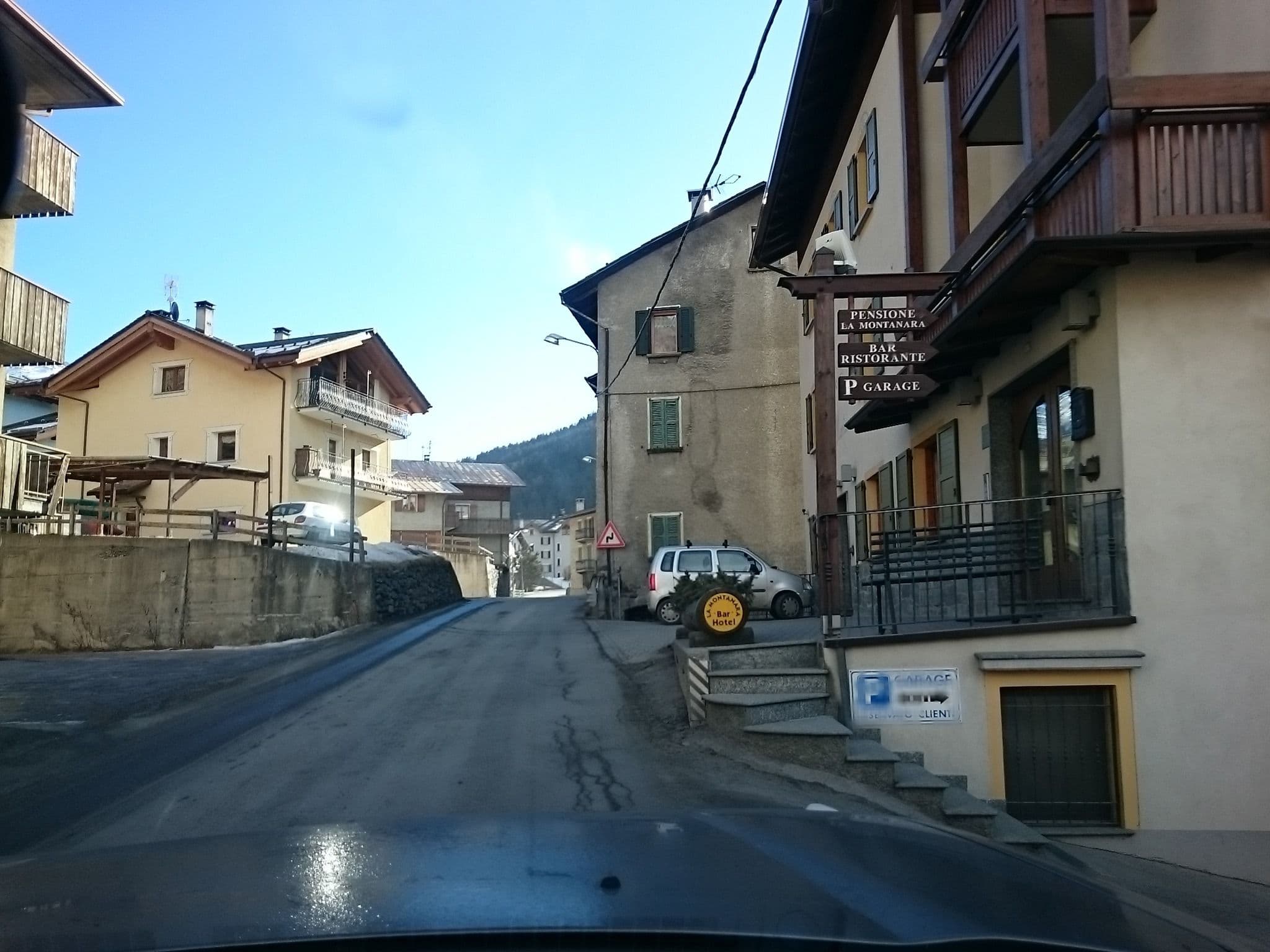 Street view near Albergo "La Montanara", San Nicolò — © voschix (CC BY-SA · Mapillary)