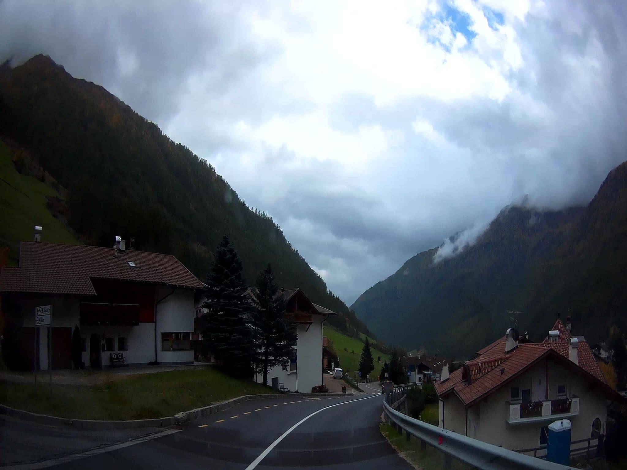 Street view near Berghotel Tyrol, Senales — © fuchserl (CC BY-SA · Mapillary)