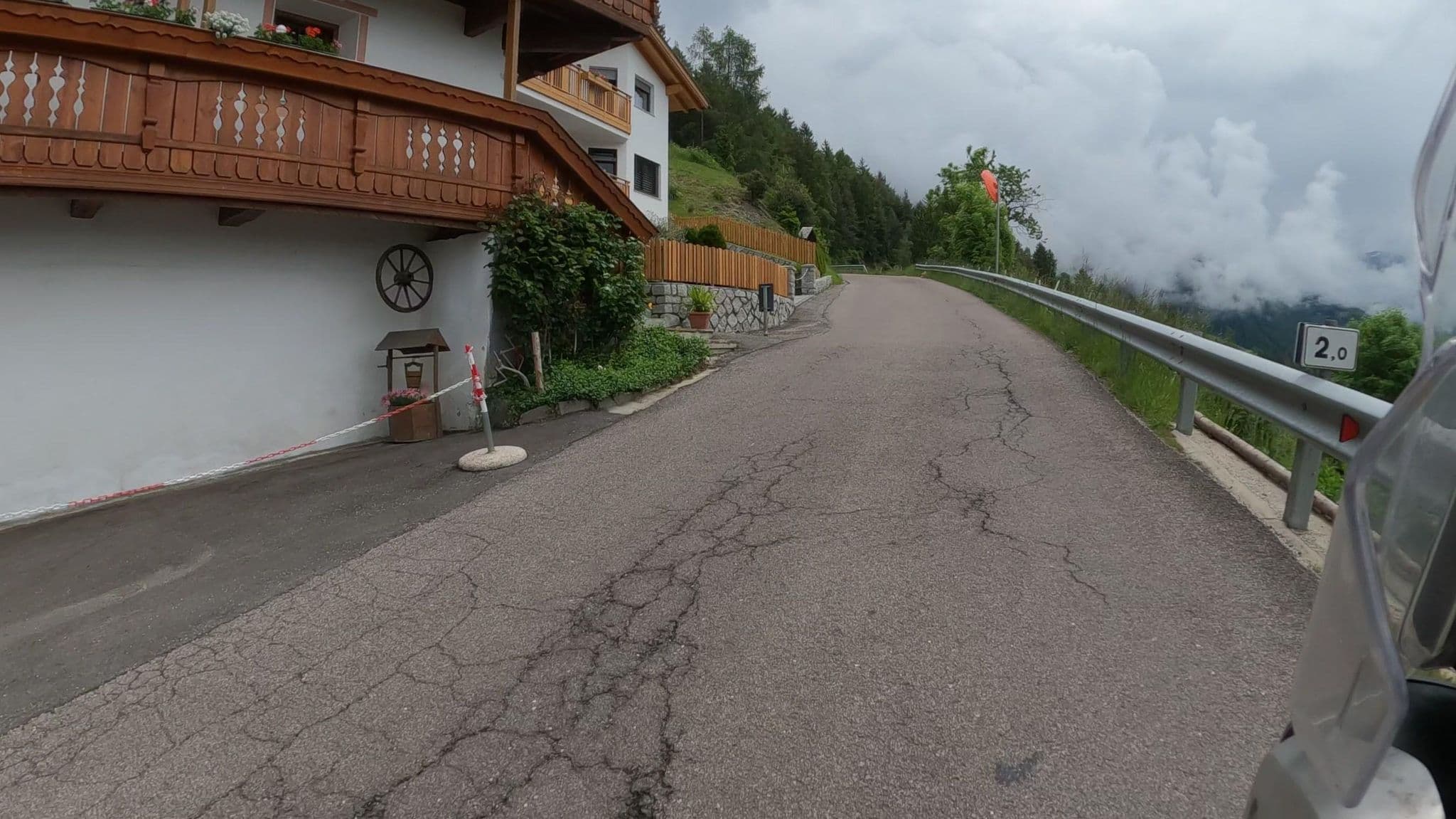 Street view near Gruberhof, Rodengo — © crami (CC BY-SA · Mapillary)