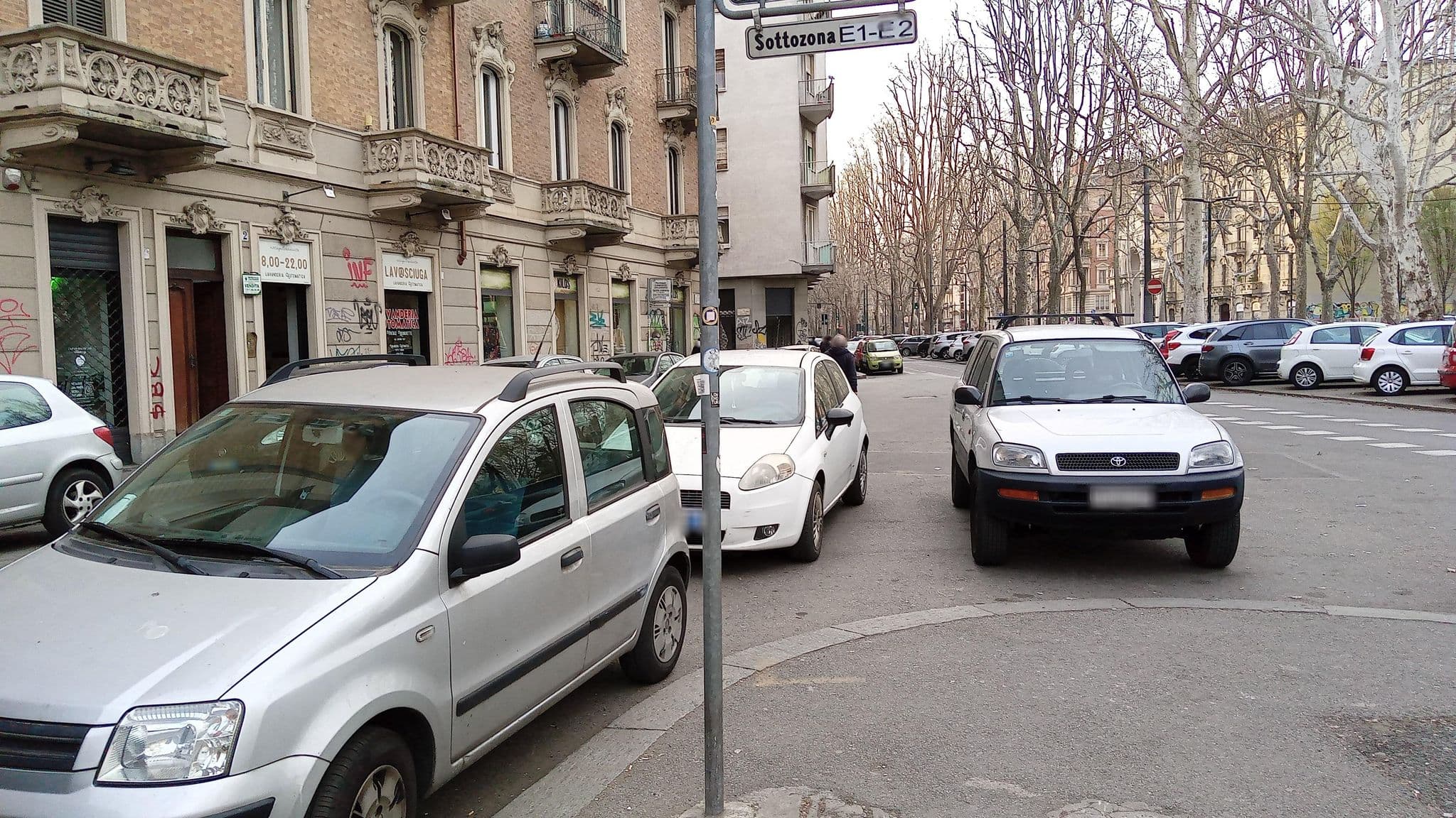 Street view near Hotel dei Pittori, Vanchiglia — © ffierm (CC BY-SA · Mapillary)