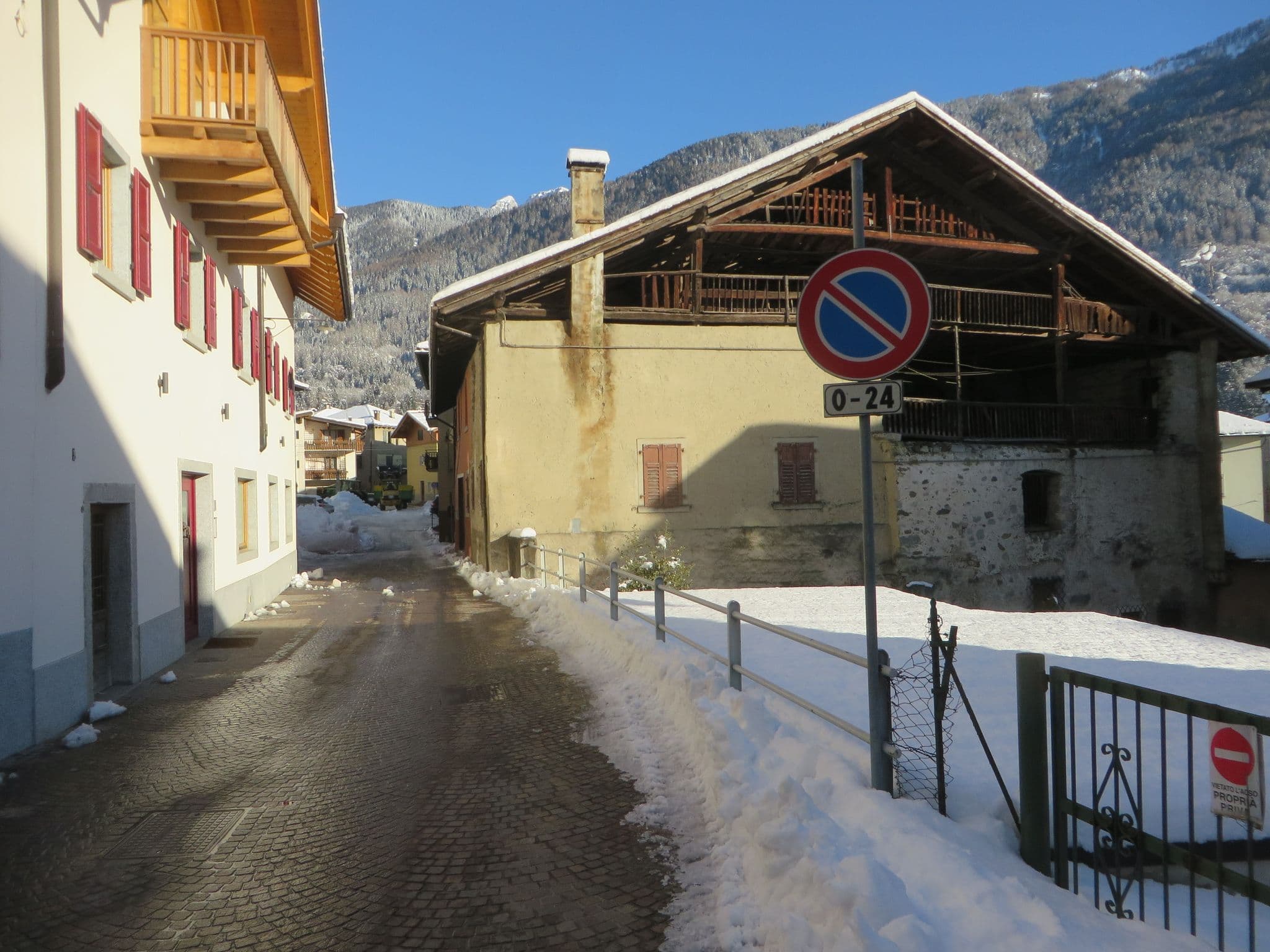 Street view near Appartamento Terme di Caderzone, Spiazzo — © lary_fede (CC BY-SA · Mapillary)