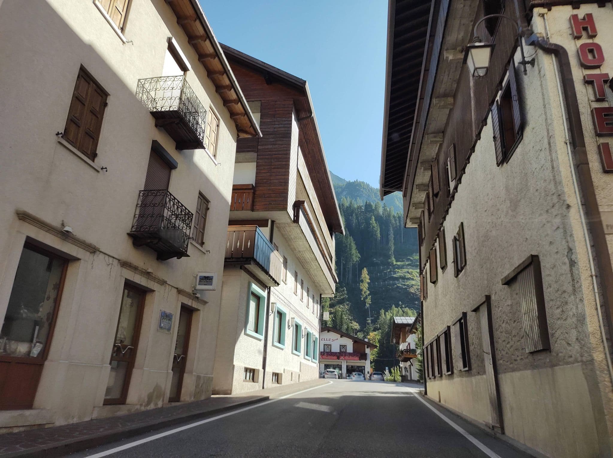 Street view near Hotel alle Alpi, Cencenighe Agordino — © thetornado76 (CC BY-SA · Mapillary)