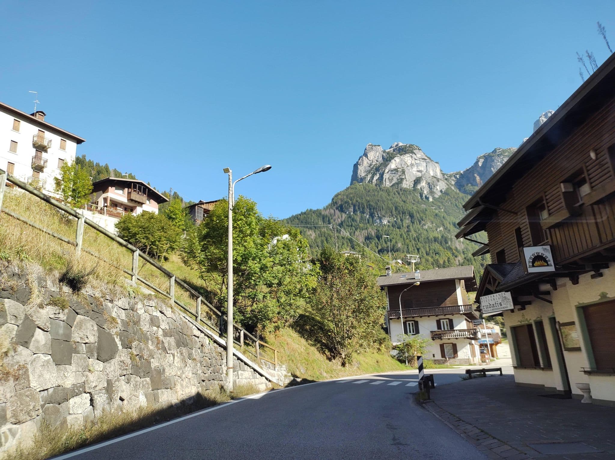 Street view near Hotel Valgranda, Cencenighe Agordino — © thetornado76 (CC BY-SA · Mapillary)