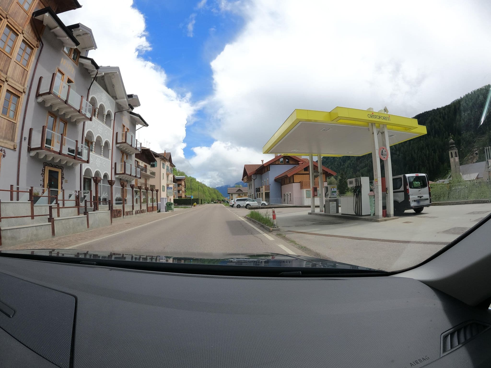 Street view near Hotel Arcangelo, Fraviano — © borovac (CC BY-SA · Mapillary)