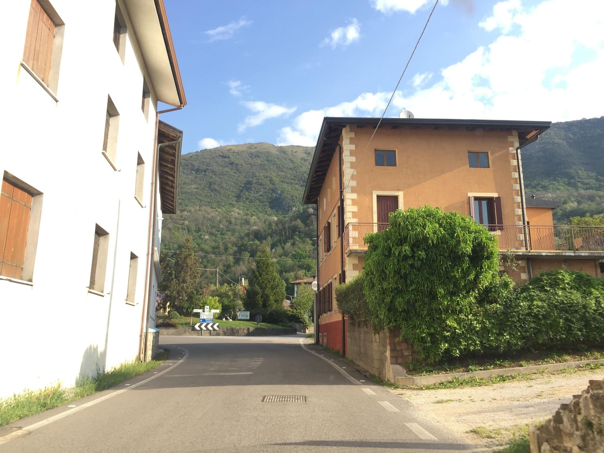 Street view near Agriturismo Alle Ruote, Meduno — © igorzo (CC BY-SA · Mapillary)