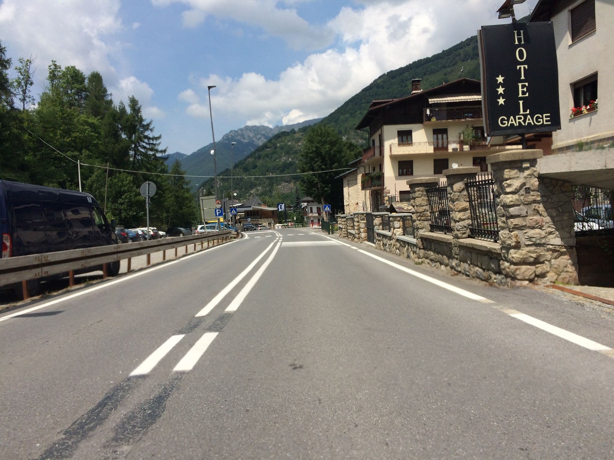 Street view near Hotel Piccolo Parco, Limone Piemonte — © cxc (CC BY-SA · Mapillary)