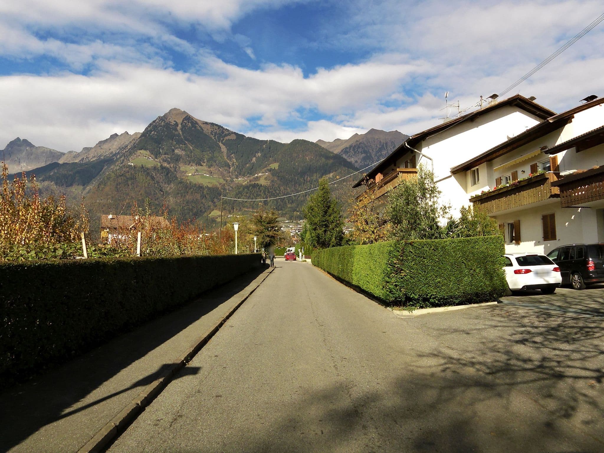 Street view near Lindebauer, Tirolo