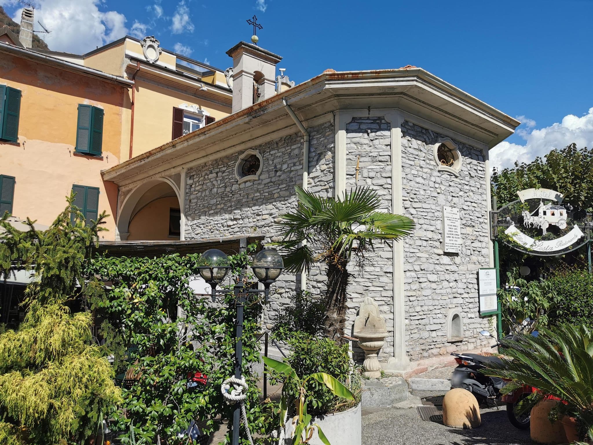 Street view near Hotel Posta, Moltrasio — © kaitu (CC BY-SA · Mapillary)