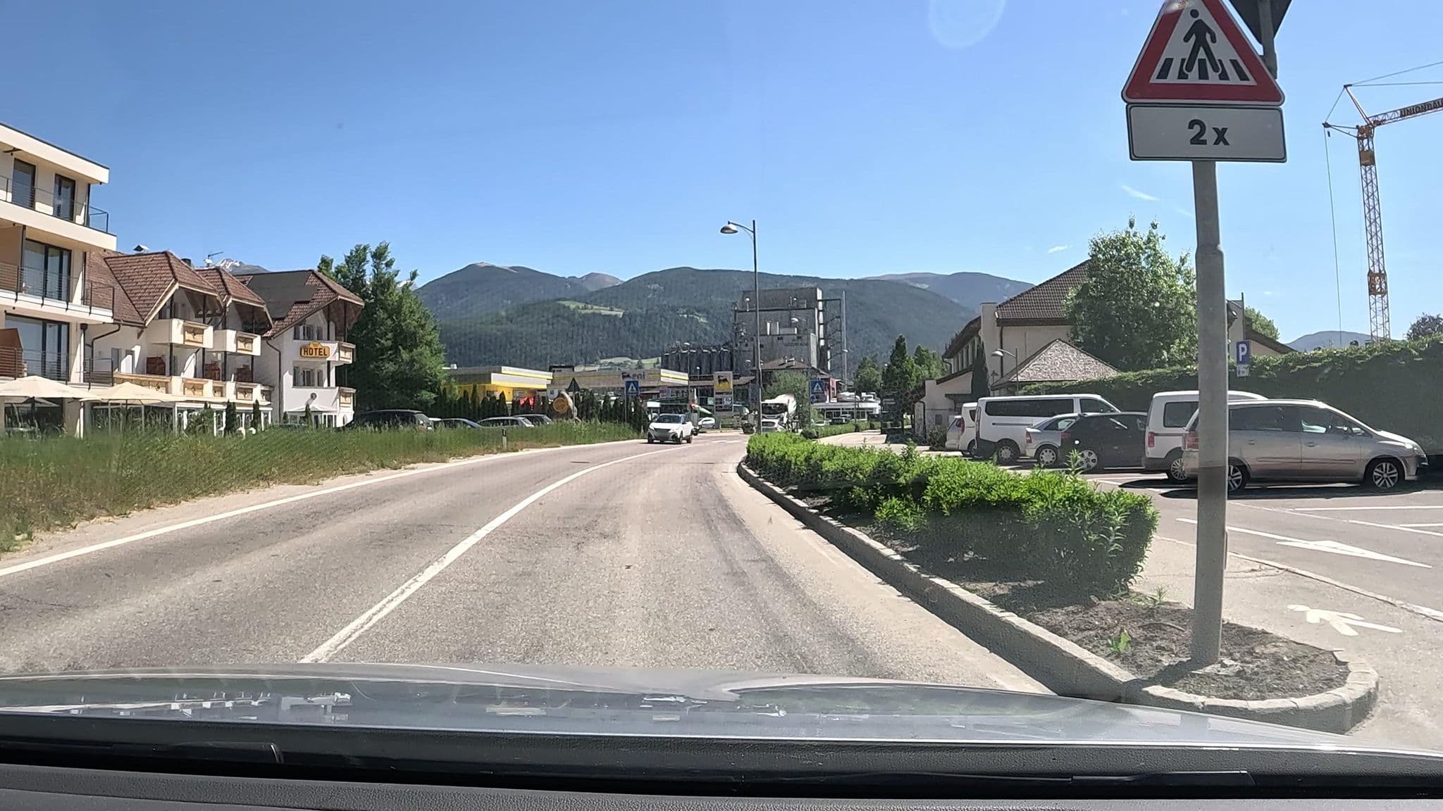 Street view near Hotel Wochtla Buam, Brunico — © stefanro74 (CC BY-SA · Mapillary)