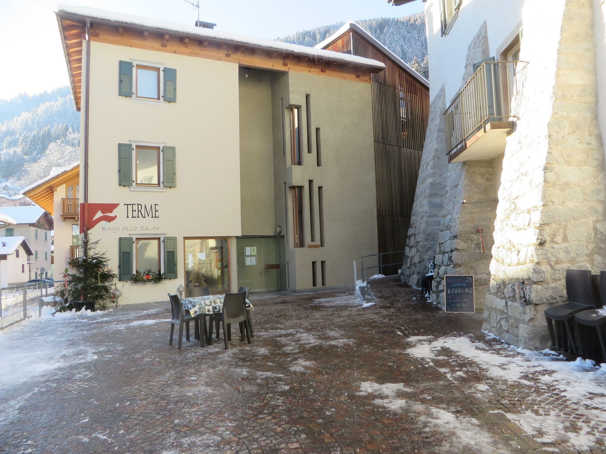 Street view near Palazzo Lodron Bertelli, Spiazzo — © lary_fede (CC BY-SA · Mapillary)
