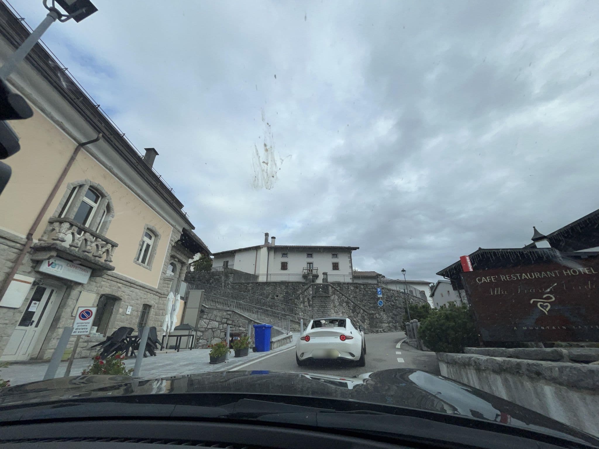 Street view near Albergo ristorante Alla frasca verde, Villa Santina — © joachim_mueller (CC BY-SA · Mapillary)